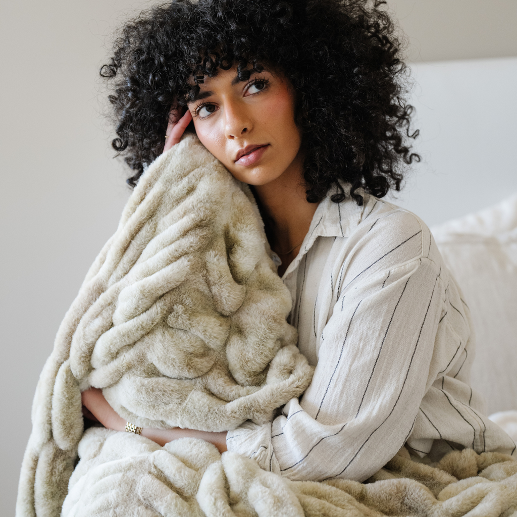 DOUBLE RUCHED FAUX FUR THROW BLANKETS