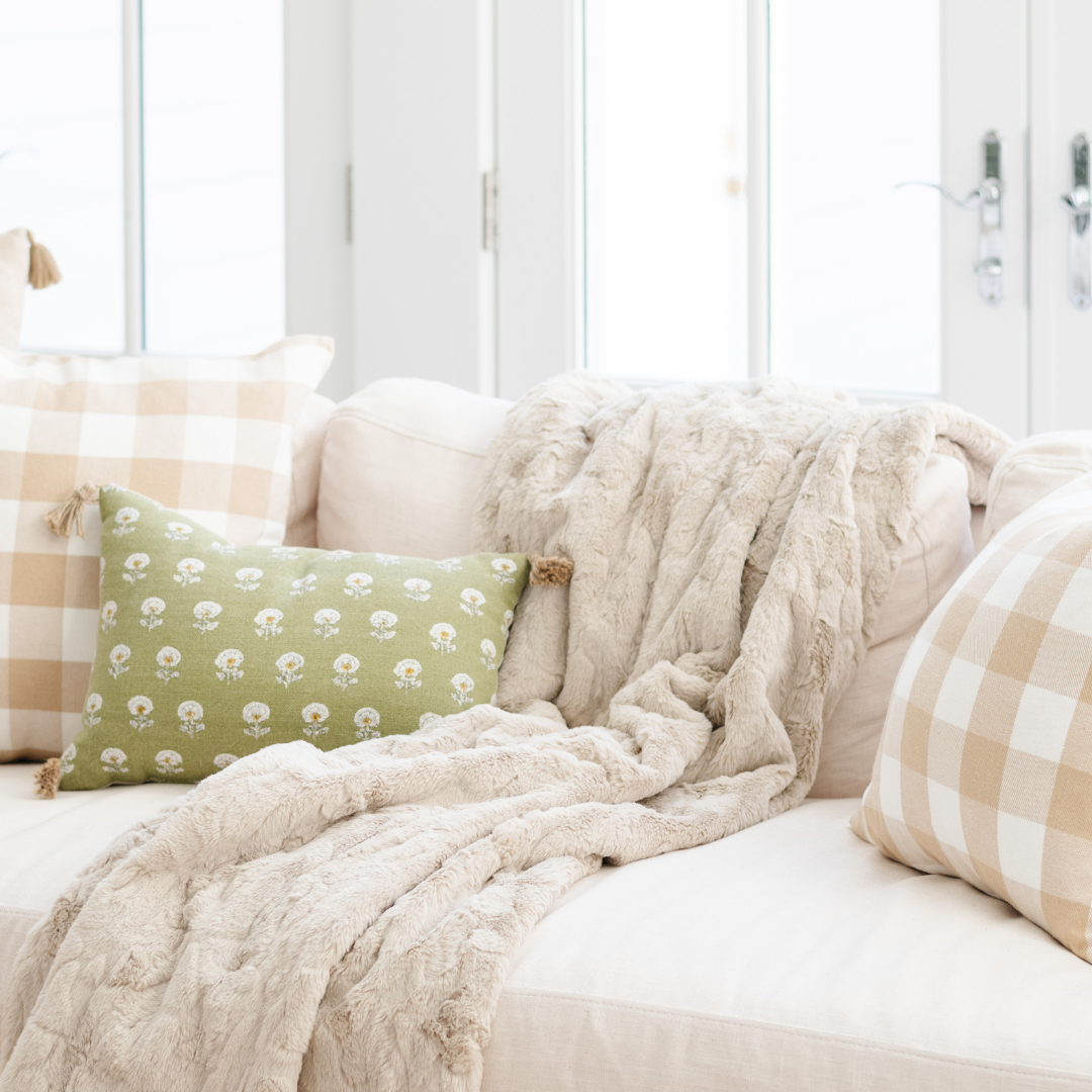 PATTERNED FAUX FUR XL THROW BLANKETS