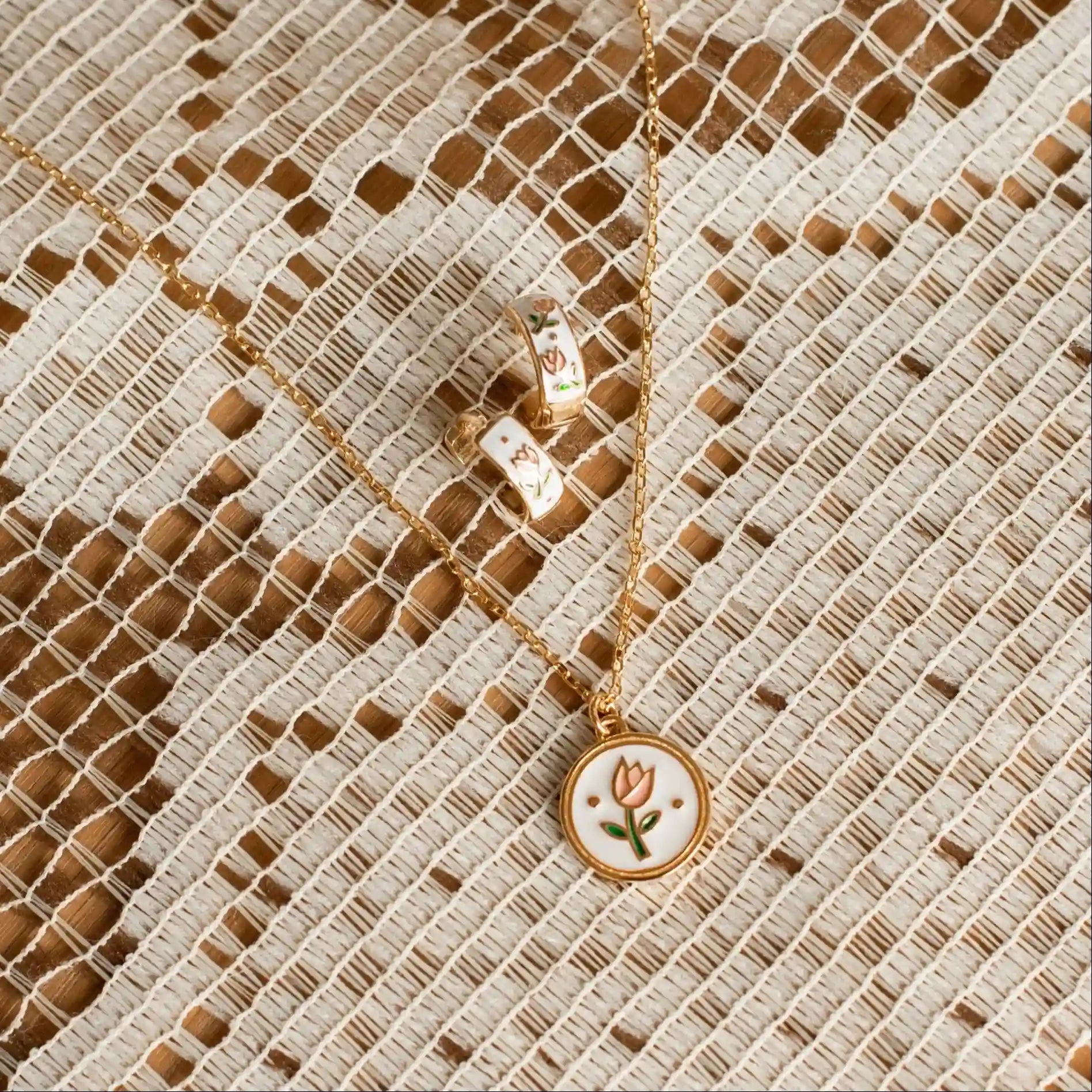 Eloise Tea Cup Necklace